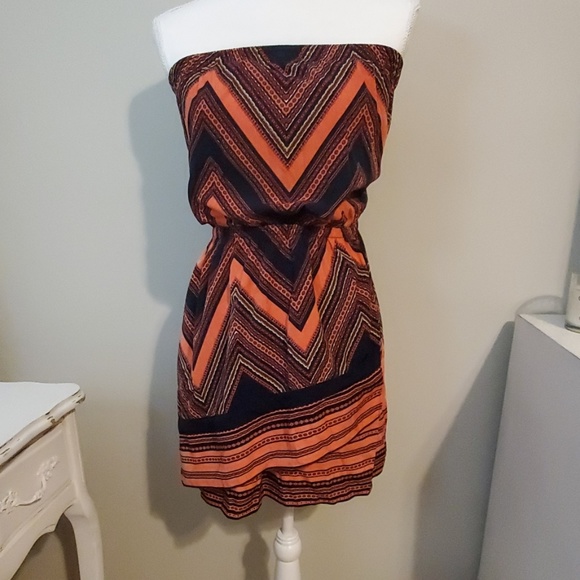 Express Dresses & Skirts - Express strapless dress